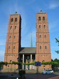 Sankt Laurentius-Kirche (St. Lawrence Church) w Nördlingen: Mistrzowska Gra Światła i Cienia!